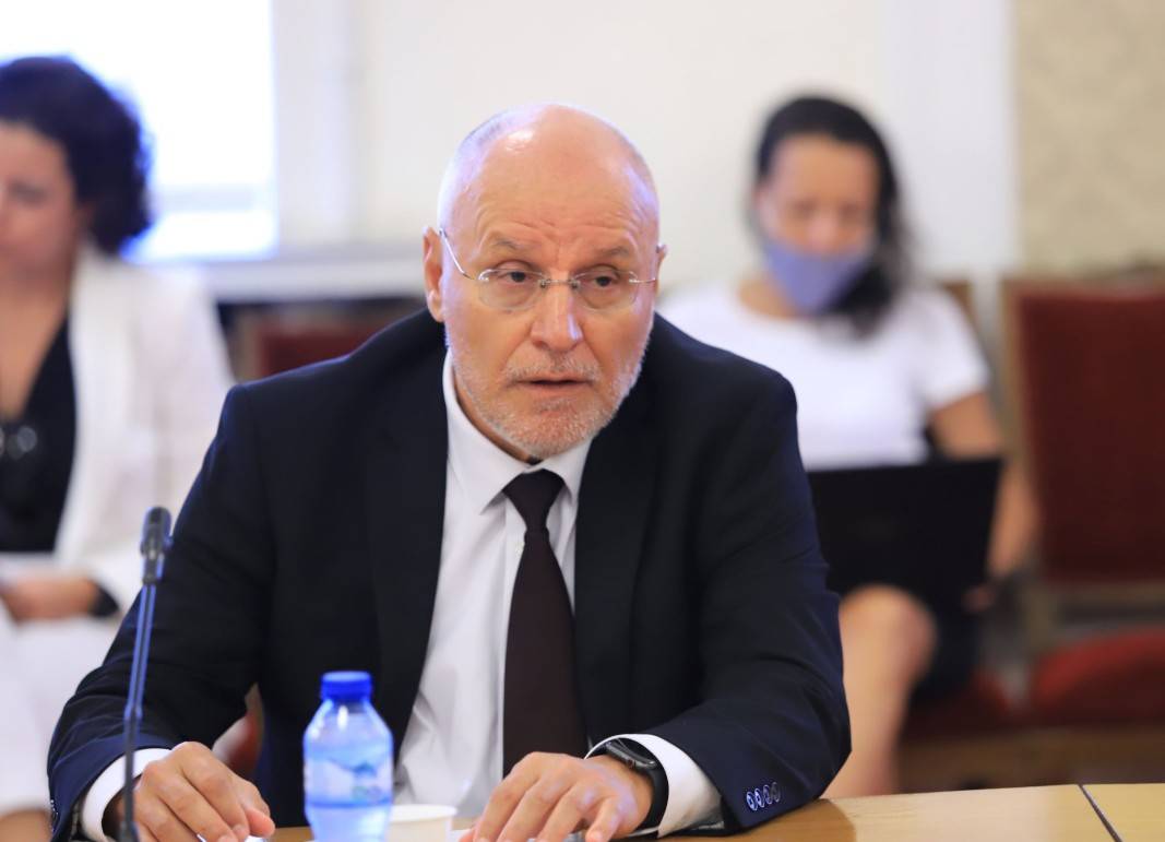  Димитър Радев 